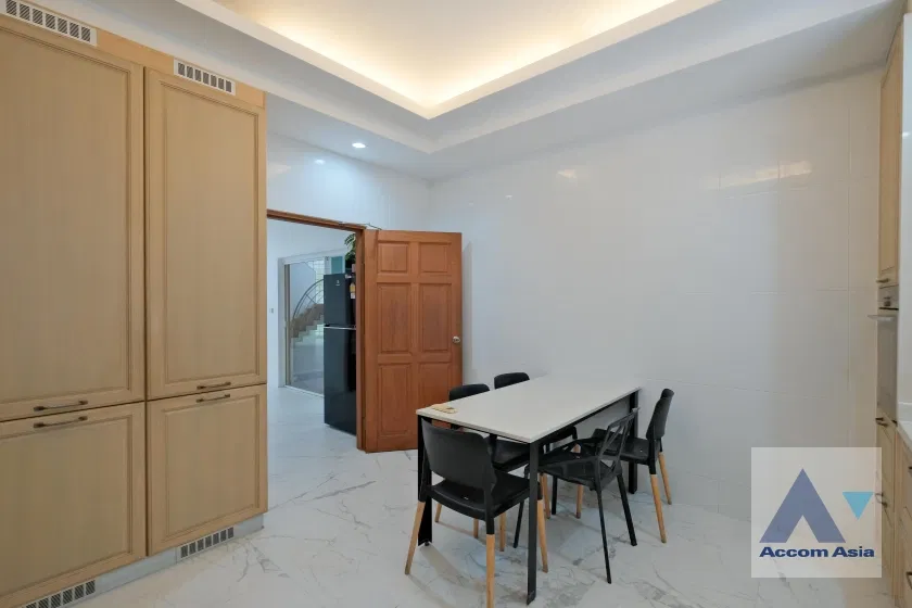 รูป 🔼🔽 AccomA 📩 Pet friendly,Private Swimming Pool 4 BR House in Phra Khanong Nuea (AA18616) - รูปที่ 10/20