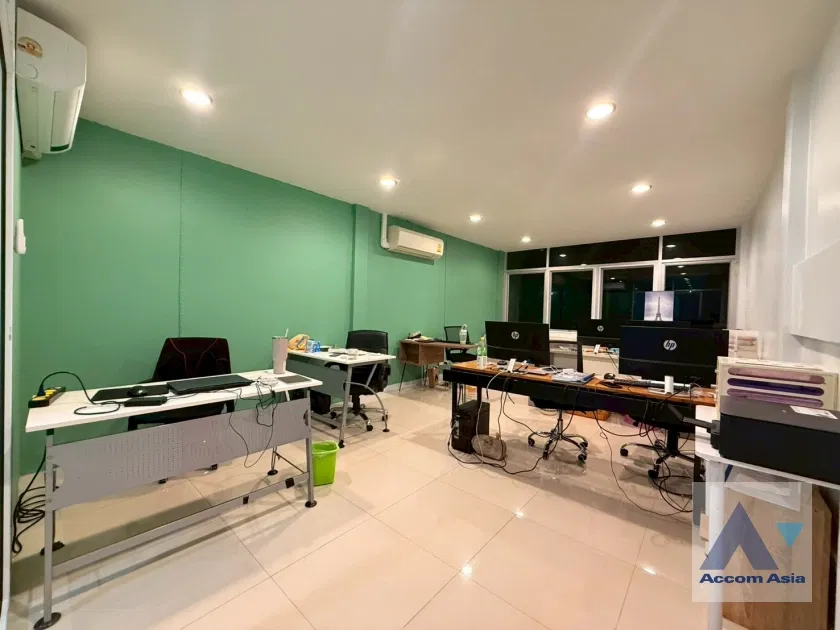 picture 🔼🔽 AccomA 📩 Newly renovated Homeoffice 3.5 story - Next to Sirinrat & Monarom Building - 16/20