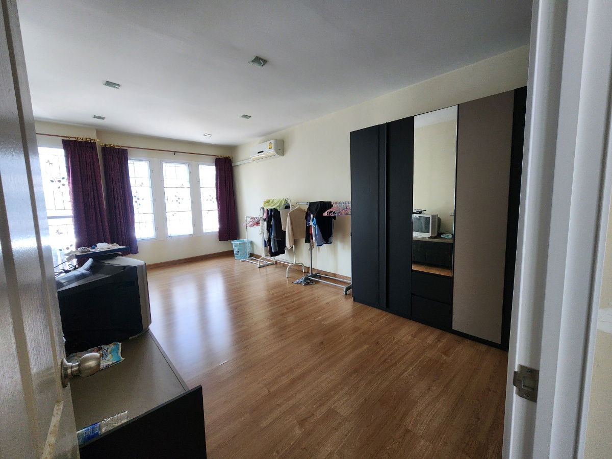 รูป **บ้านว่างครับผม 2 ห้องมาสเตอร์เบดรูม**หมู่บ้านโกลเด้นทาวน์ ปิ่นเกล้า-จรัญสนิทวงศ์📌📌ซอยที่ 7 เพื่อนบ้านดี อยู่ใกล้ทางเข้าโครงการเดินทางสะดวก - รูปที่ 15/35