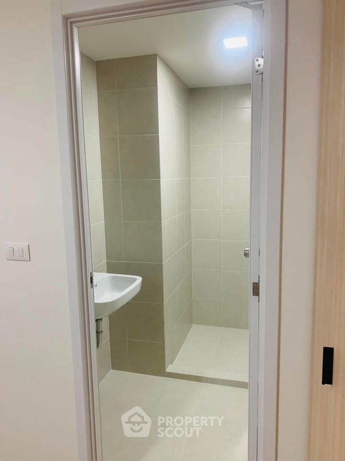 picture 1-BR Condo at Vay Pothisan close to Naklua (ID 2299748) - 4/11