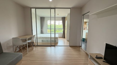 Condo for rent at Baan Ruamtangfun 4, good location near MRT Bang Khae