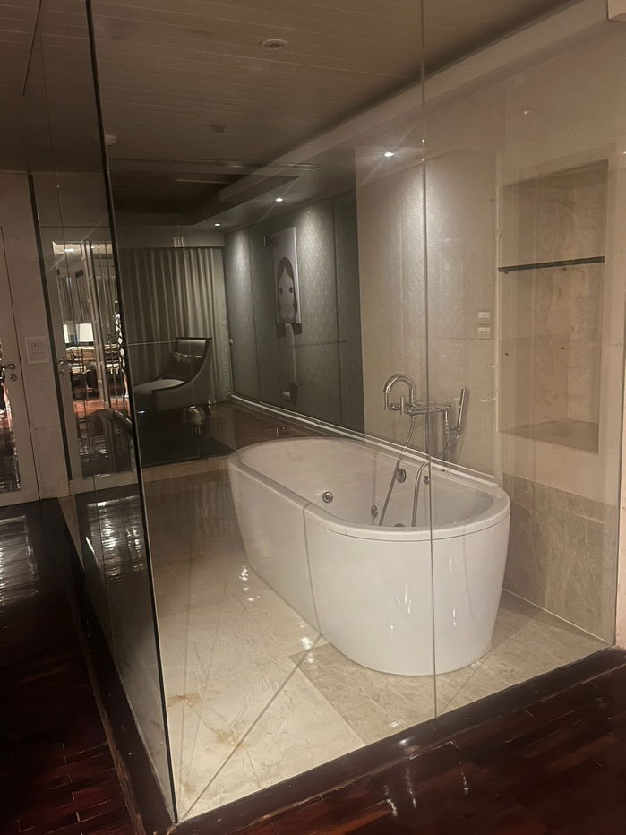 รูป cd1832 ให้เช่าคอนโดหรู Penthouse วิวแม่น้ำเจ้าพระยา ราคาถูก 100,000บาท/เดือน (ราคานี้ ไม่ให้เปียโน) Le bua at State Tower ใกล้ BTS สะพานตากสิน - รูปที่ 36/49