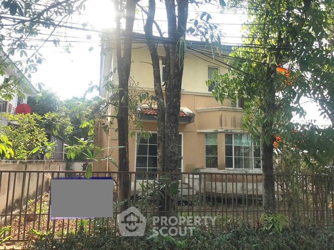 3-bed house for sale, 393 sqm, 69 sq wah, Parichart Suwinthawong