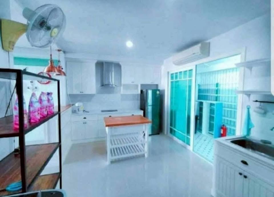 รูป ทาวน์โฮม บ้านอำเภอ – ทำเลศักยภาพใกล้ทะเล 3 ห้องนอน 3 ห้องน้ำเฟอร์นิเจอร์พร้อมเข้าอยู่  รายปี 20,000 บาท/เดือน - รูปที่ 5/7