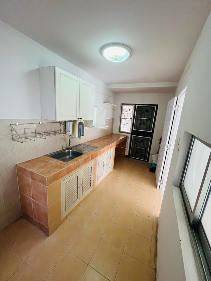 รูป 🏡 บ้านแฝด 3 ห้องนอน ✨ รีโนเวท+ทาสีใหม่ทั้งหลัง พร้อมเข้าอยู่ทันที! 📍 บ้านสวนวิวเขา | 💰 3.2 ลบ. - รูปที่ 8/17