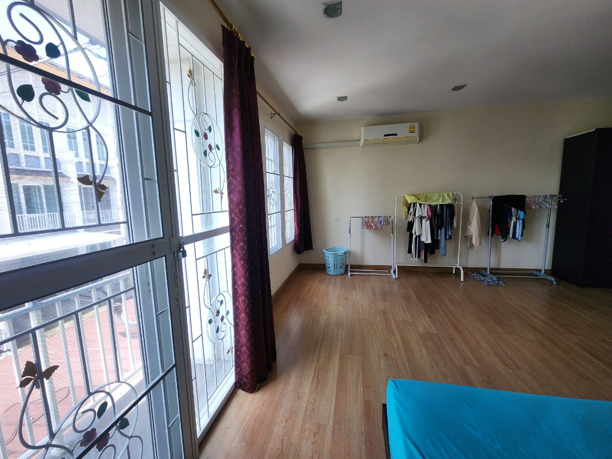 รูป **บ้านว่างครับผม 2 ห้องมาสเตอร์เบดรูม**หมู่บ้านโกลเด้นทาวน์ ปิ่นเกล้า-จรัญสนิทวงศ์📌📌ซอยที่ 7 เพื่อนบ้านดี อยู่ใกล้ทางเข้าโครงการเดินทางสะดวก - รูปที่ 18/35