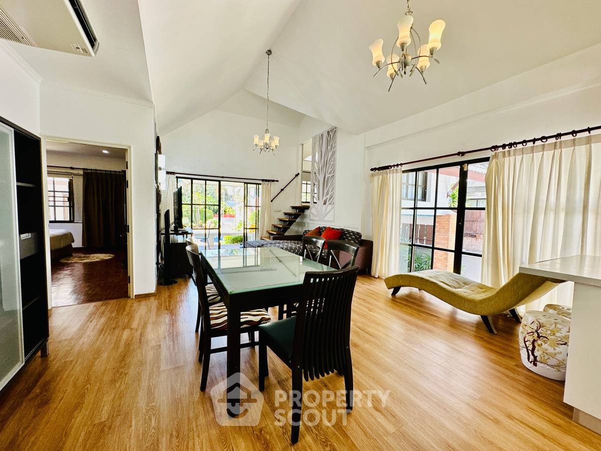 รูป วิลล่า 7-ห้องนอน ใกล้ พัทยาตะวันออก (ID 1545279) - รูปที่ 9/16