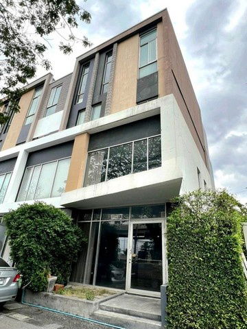 รูป ให้เช่า ทาวน์โฮม/โฮมออฟฟิศ 3.5ชั้น แปลงมุม 30.3ตรว.สไตล์โมเดิร์นลอฟท์ อยู่ถนนรามอินทรา64 ใกล้แฟชั่นไอส์แลนด์ - รูปที่ 2/8