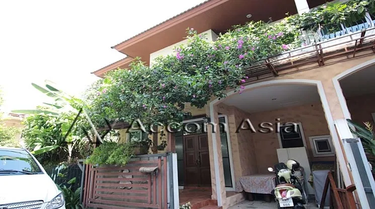 picture 🔼🔽 AccomA 📩 Pet friendly 3 BR House in Khlong Toei (95246) - 1/9
