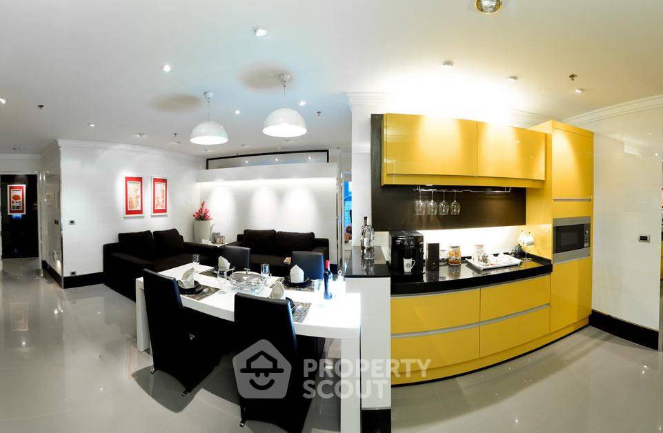 picture 3-BR Condo at The Master Centrium Asoke-Sukhumvit near MRT Sukhumvit (ID 509980) - 2/7
