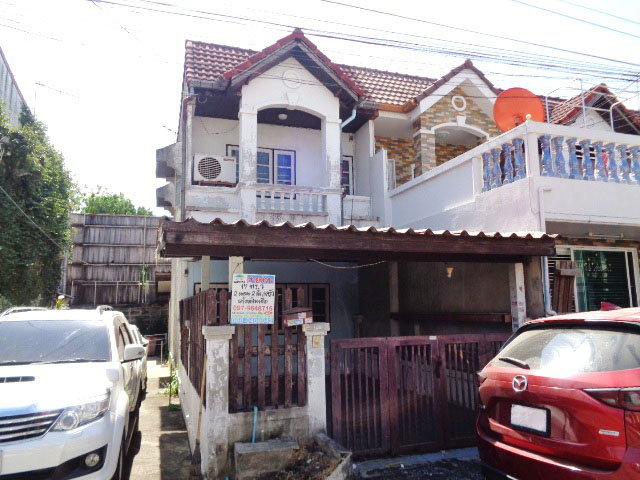 ขายทาวน์โฮม : 🚩 ขายทาวน์เฮ้าส์หลังมุม ในโครงการอรุณธร ถนนสุขาภิบาล 5 ซอย 45 ทำเลทอง ติดตลาดออเงิน ใกล้จุดขึ้นลงทางด่วน รามอินทรา -อาจณรงค์ ด่านจตุโชติ 