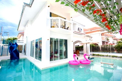 Houses for rent Chonburi : Modern 6-Bedroom Pool Villa for Rent – Jomtien, Pattaya 6 Bedrooms | 7 Bathrooms 75,000 THB / month