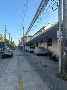Land for sale in the heart of Suthisan city – near MRT, only 850 meters.