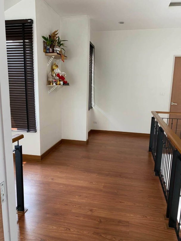 รูป ให้เช่า บ้านโมเดิร์นพร้อมเฟอร์ 4 ห้องนอน 5 ห้องน้ำ (มีห้องน้ำในตัวทุกห้อง) T.0946511456 - รูปที่ 5/8