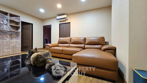 คอนโด 2-ห้องนอน ที่ คันทรี คอมเพล็กซ์ บางนา คอนโดมิเนียม ใกล้ BTS บางนา (ID 1494065)
