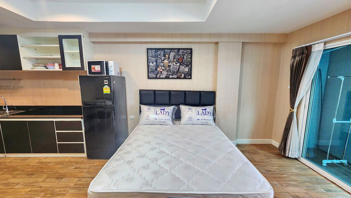 picture FLASH DEAL  7Stars Condo 4th Floor, Building B | Fully-Furnished | Sell with a long-term student tenant | The Best Price ! - 3/9