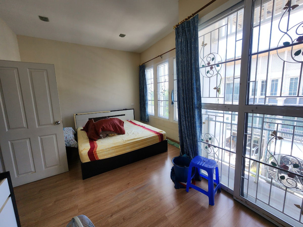 รูป **บ้านว่างครับผม 2 ห้องมาสเตอร์เบดรูม**หมู่บ้านโกลเด้นทาวน์ ปิ่นเกล้า-จรัญสนิทวงศ์📌📌ซอยที่ 7 เพื่อนบ้านดี อยู่ใกล้ทางเข้าโครงการเดินทางสะดวก - รูปที่ 8/35
