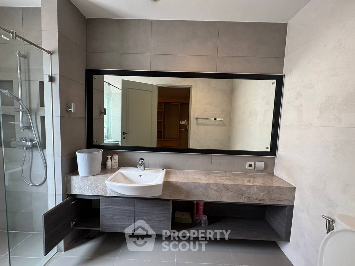 picture 4-BR House in Bang Khae Nuea (ID 2141569) - 12/34