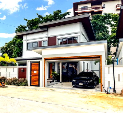 บ้านเดี่ยว บางละมุง ชลบุรี : บ้านพูลวิลล่า – ใจกลางเมืองพัทยา ฝั่งทะเล 4 ห้องนอน 5 ห้องน้ำ ราคาขาย: 23,900,000 บาท