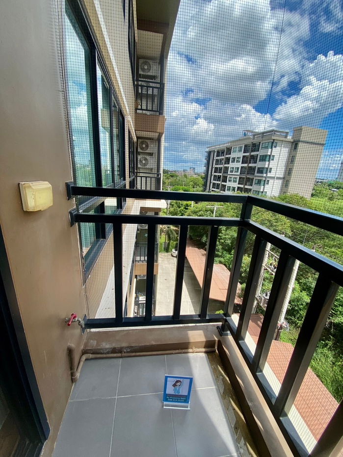 picture 1 bedroom, Madrid building, cheap price, only 9,000 baht, 5th floor, fully furnished, can cook, very good value/have a real room to see - 12/23
