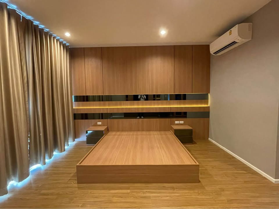 รูป เช่า ให้เช่า บ้านกลางเมือง วัชรพล 3 ชั้น ห้องใหญ่ พร้อมเฟอร์และเครื่องใช้ไฟฟ้า สนใจ Line ID : @951qfbfi - รูปที่ 2/15