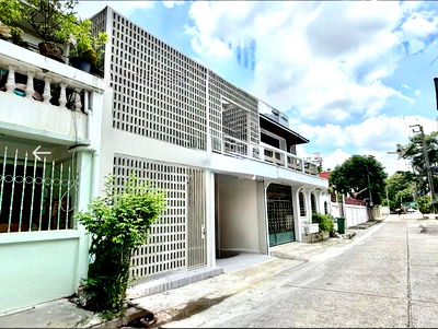 เช่าทาวน์โฮม เขตยานนาวา : code : C102 ให้เช่าทาวน์เฮ้าส์ หมู่บ้านนางลิ้นจี่ (Nang Linchee Townhouse) | ใกล้เซ็นทรัลพระราม 3 เหมาะอยู่อาศัยหรือโฮมออฟฟิศ