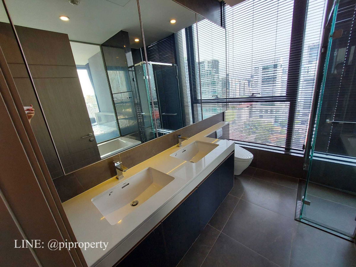 รูป ให้เช่าคอนโดหรู 2 ห้องนอน ใกล้รถไฟฟ้า MRT 0 เมตร ที่โครงการ The Esse at Singha Complex  - รูปที่ 11/29