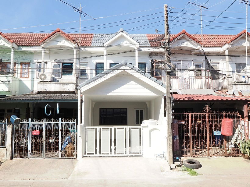 รูป ขายราคาพิเศษ ทาวน์เฮ้าส์ 2 ชั้น ม.รินทร์ทอง ขนาด 16 ตร.ว. 2นอน 2น้ำ 1จอดรถ บ้านสวยมาก ทำเลดี วัสดุพรีเมี่ยม รีโนเวทใหม่ [ลำลูกกา-คลองสอง] - รูปที่ 1/6