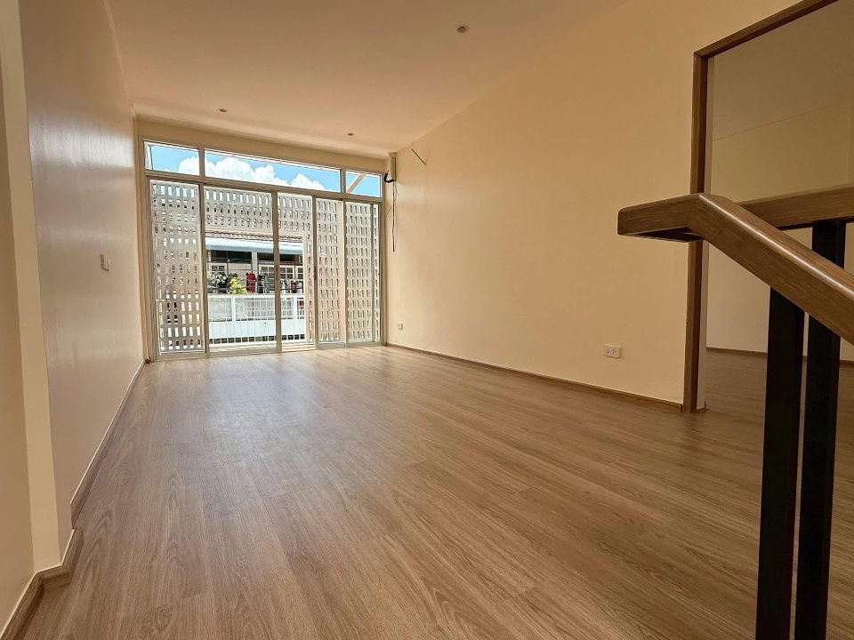 รูป code : C102 ให้เช่าทาวน์เฮ้าส์ หมู่บ้านนางลิ้นจี่ (Nang Linchee Townhouse) | ใกล้เซ็นทรัลพระราม 3 เหมาะอยู่อาศัยหรือโฮมออฟฟิศ - รูปที่ 4/14