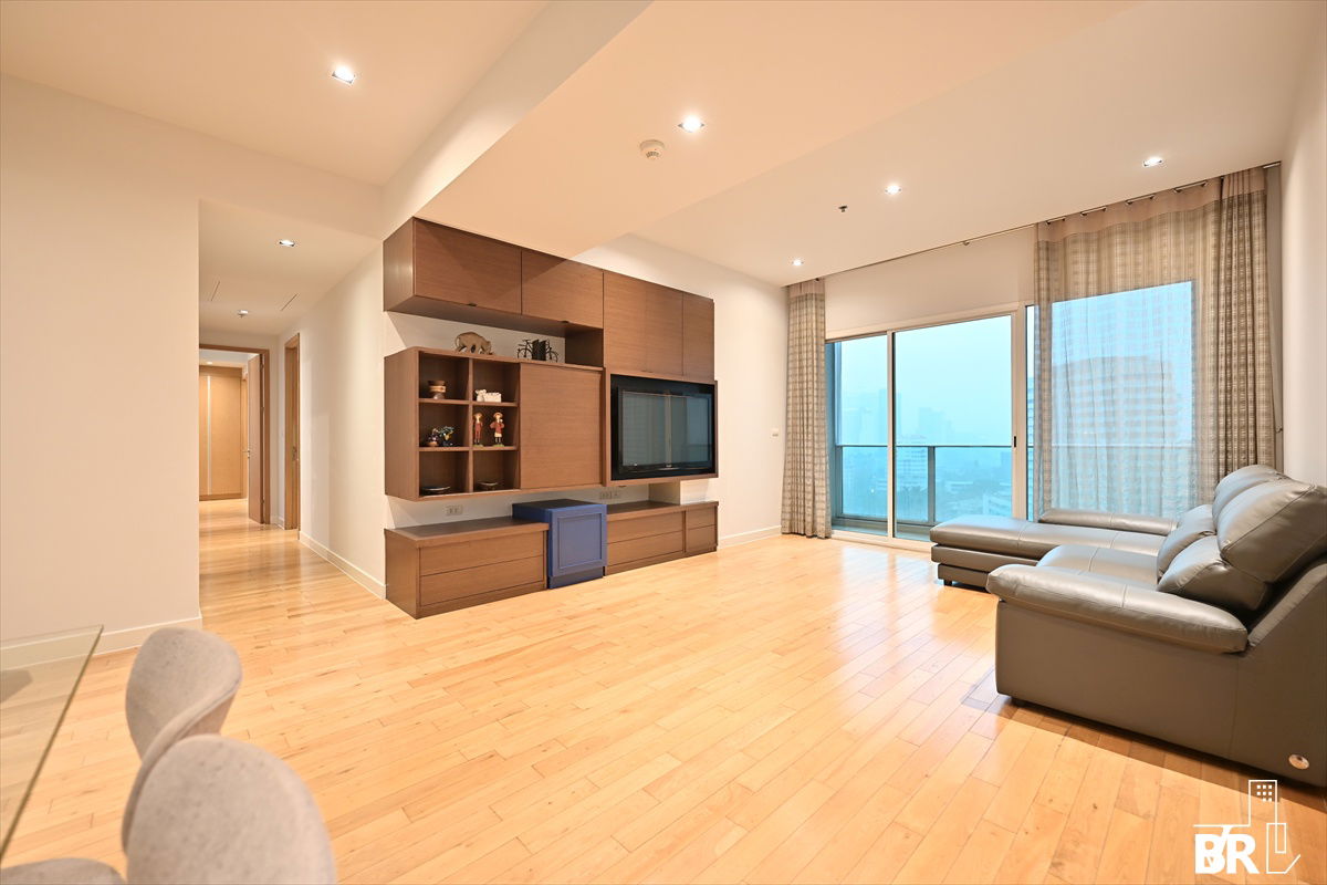 picture   Millennium Residence ✨ Spacious balcony with Pool View 🌊 Near BTS Asoke  - 3/21
