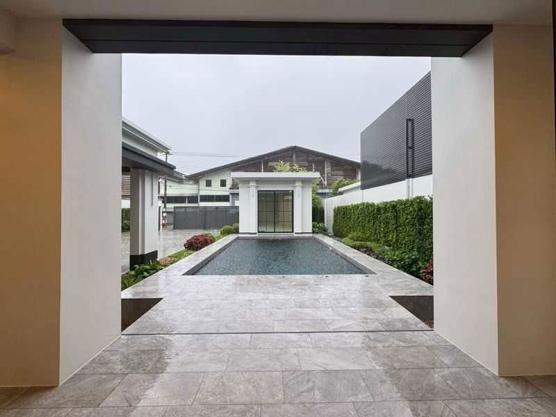รูป LTHC13105 – House for Rent บ้านให้เช่า at Private Pool Residence ไพรเวท พูล เรสซิเดนซ์ Size 364 sqm. 4 beds 5 baths ONLY 350K/Month - รูปที่ 12/13