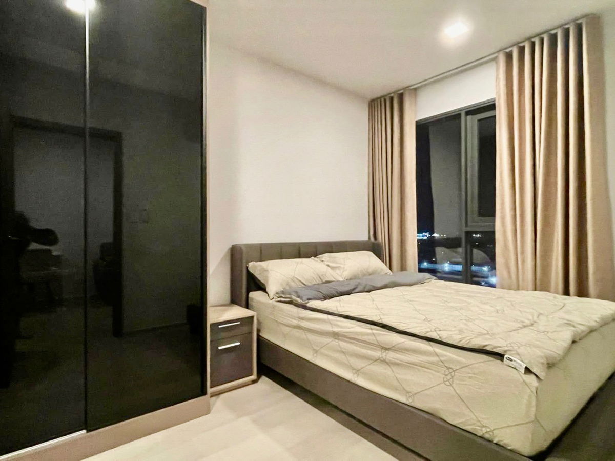 picture For Rent: Life Phahol–Ladprao | Prime Location Condo Opposite Central Ladprao & BTS Ha Yaek Ladprao Spacious and modern 1-bedroom corner unit  - 7/14