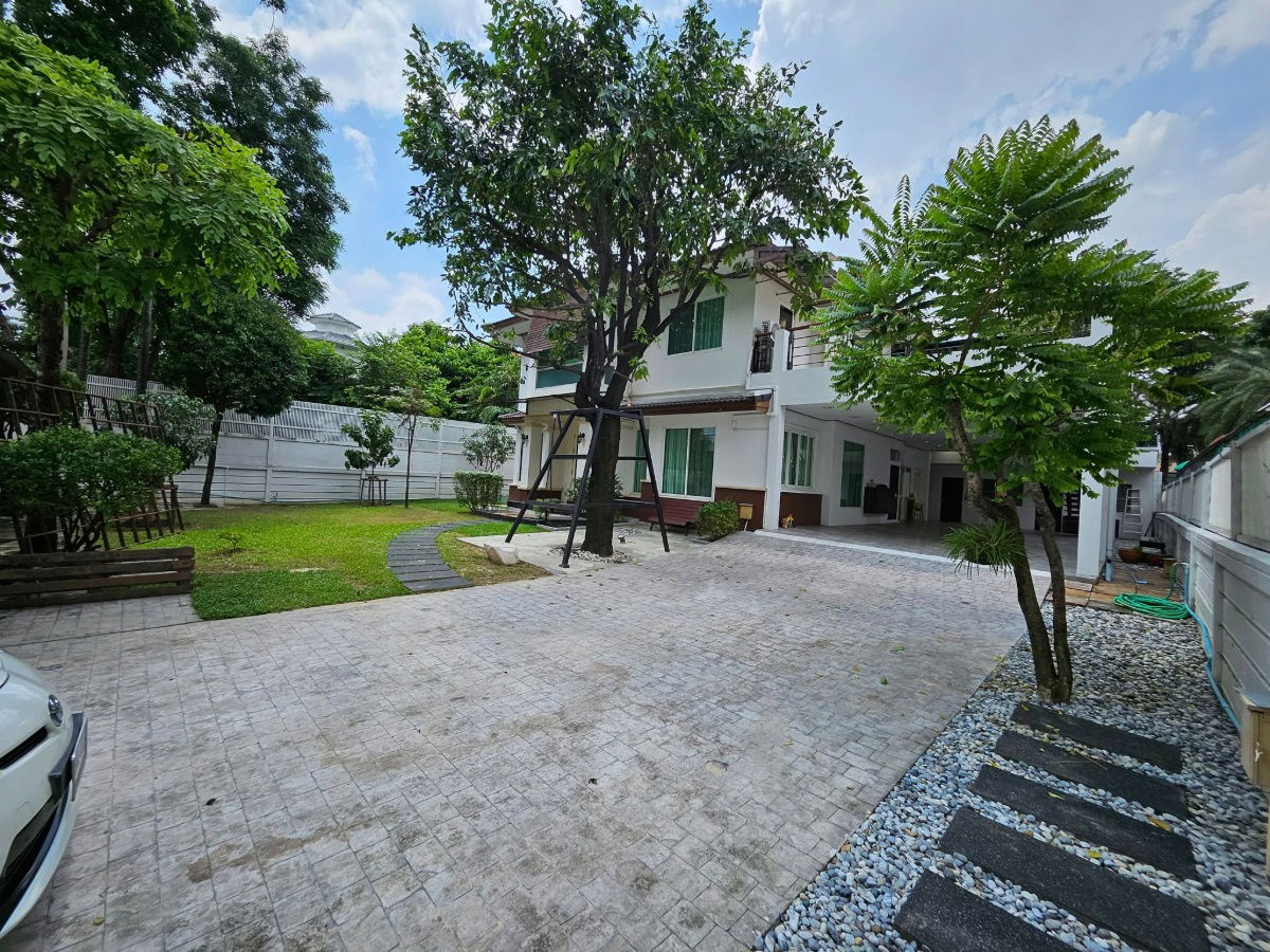 รูป ให้เช่าบ้านเดี่ยว โครงการบ้านลาดพร้าว Exclusive and Residence เดือนละ 150,000 บาท - รูปที่ 1/16