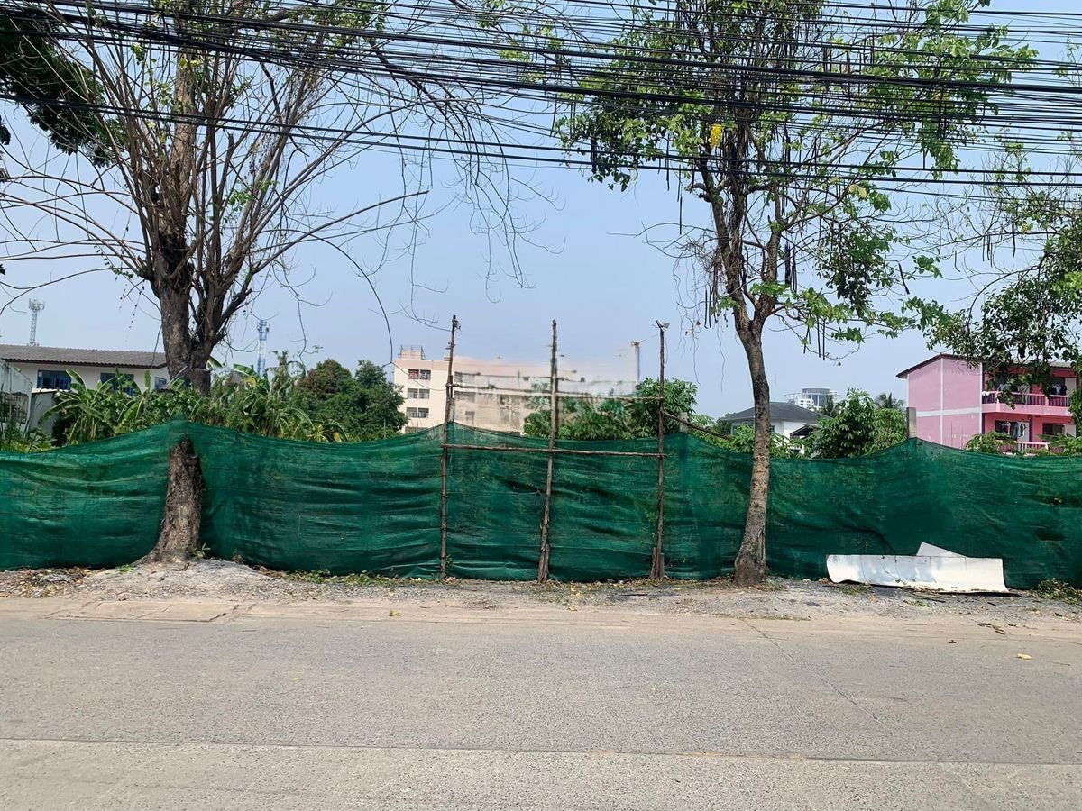 picture ♢ Spacious Land ♢ Land size 1,103.00 sq.wa | Large plot | Near Ngamwongwan expressway entrance/exit, Tiwanon Road - 1/6