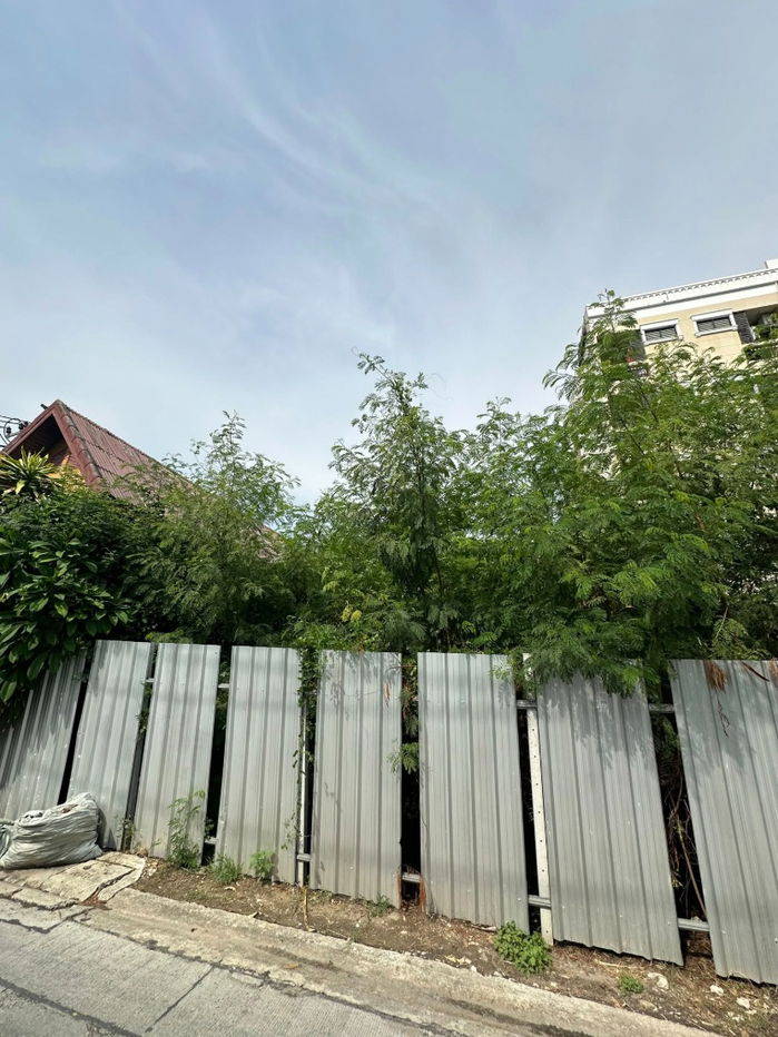 picture Land for sale in Senanikom 1, near the Lat Phrao BTS, high potential location of Bangkok, suitable for building a residence, cafe, office. - 3/3