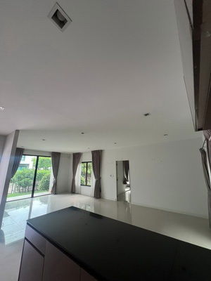 รูป [ให้เช่า] หมู่บ้าน บุราสิริ วงแหวน - อ่อนนุช / 4 ห้องนอน 4 ห้องน้ำ / 82 ตรว. 225 ตรม. **75,000** บ้านเดี่ยวหลังมุมโครงการหรู ใกล้นิคมฯ เจโมโปลิส - รูปที่ 3/10