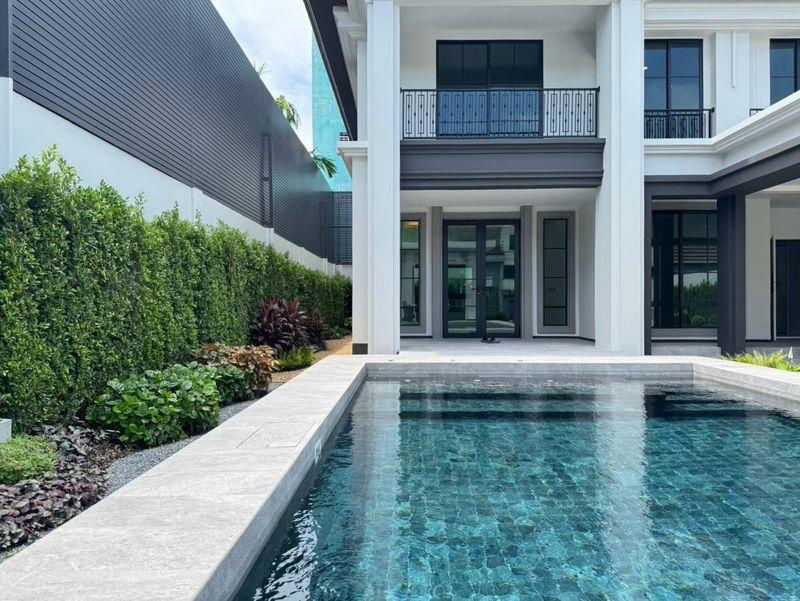 รูป LTHC13104 – House for Sale บ้านขาย at Private Pool Residence ไพรเวท พูล เรสซิเดนซ์ Size 364 sqm. 4 beds 5 baths Near BTS Bearing ONLY 42 MB - รูปที่ 2/13