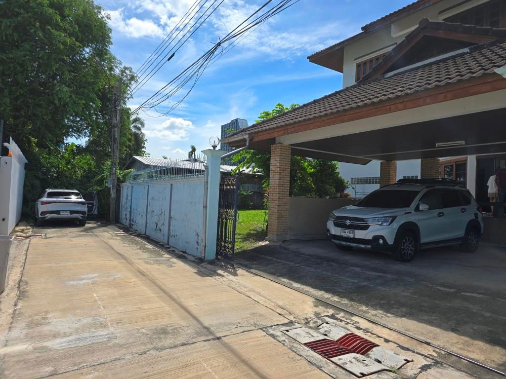 รูป ขายบ้านเดี่ยว 3 ชั้น เล่นระดับ 3 ห้องนอน 86/5 ซอยสุขุมวิท 56 แยก 3-1 - รูปที่ 81/85