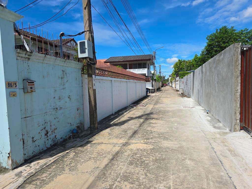 รูป ขายบ้านเดี่ยว 3 ชั้น เล่นระดับ 3 ห้องนอน 86/5 ซอยสุขุมวิท 56 แยก 3-1 - รูปที่ 82/85