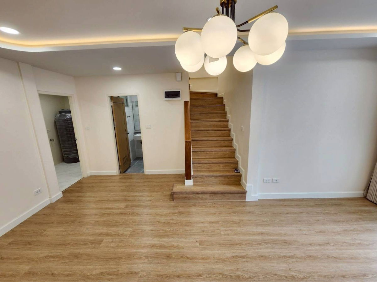 picture Beautiful Townhome for Sale the Villa Rattanathibet Tha-It, 3 Bedrooms | 2 Bathrooms | Newly Renovated | Ready to Move In price 2.59mb - 6/18