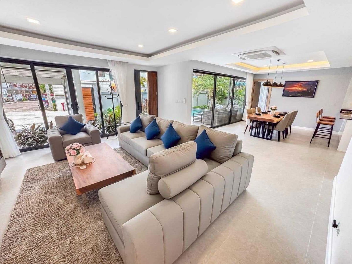 picture Pool Villa – Pattaya City Center, Seaside Zone  4 bedrooms, 5 bathrooms Sale Price: THB 23,900,000 - 6/15