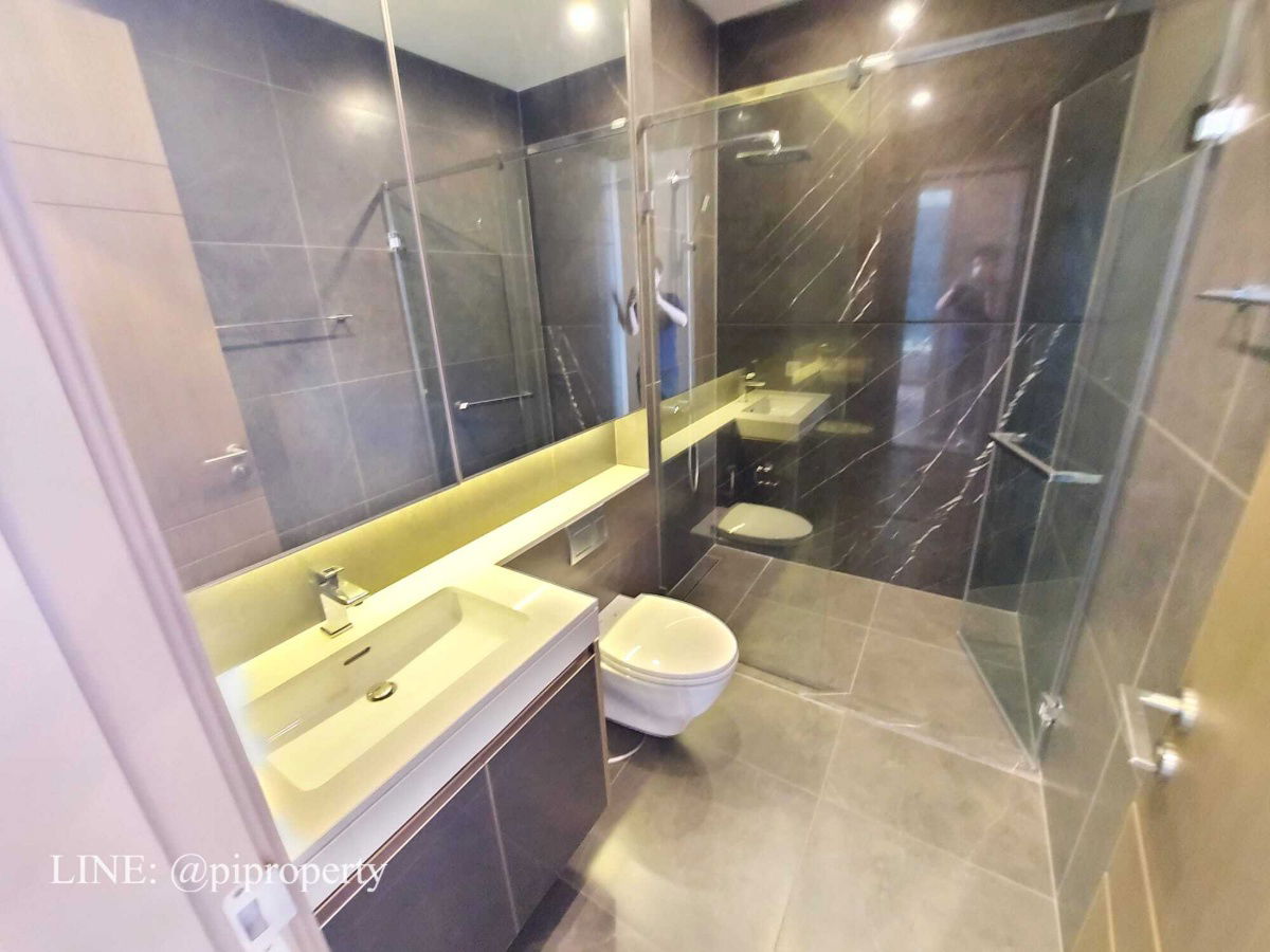 รูป ให้เช่าคอนโดหรู 2 ห้องนอน ใกล้รถไฟฟ้า MRT 0 เมตร ที่โครงการ The Esse at Singha Complex  - รูปที่ 15/29