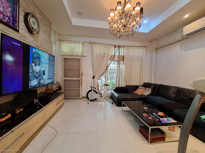 ขายทาวน์โฮม : ขายทาวน์โฮม 3 ชั้น พื้นที่ 28.8ตร.ว. หมู่บ้านศิรินโฮม ถ.ลาดพร้าว 101 แยก42 คลองจั่น บางกะปิ กทม.