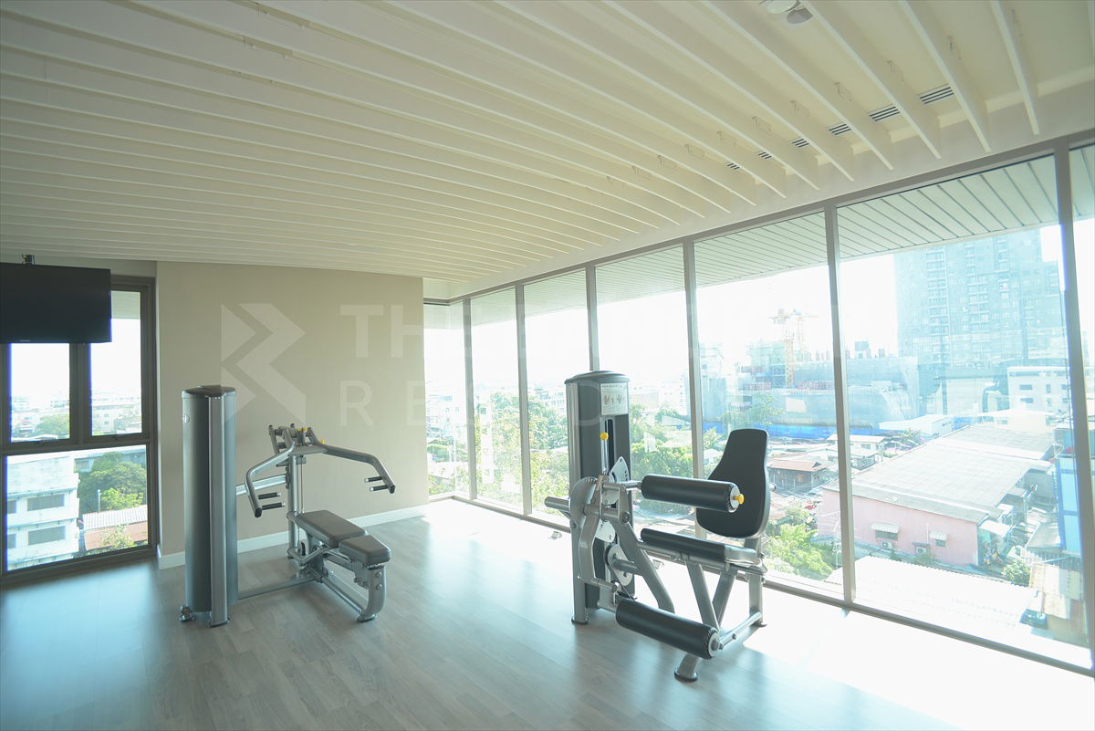 picture 🔥 Affordable Price,Prime Location The Room  BTS Wongwian Yai - 3/4