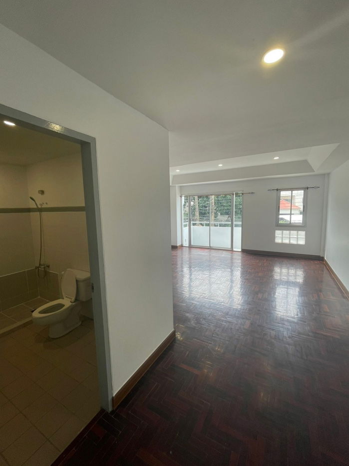 รูป 🏡 ทาวน์โฮมให้เช่า พหลโยธิน 24 3 ชั้น ใกล้ BTS ห้าแยกลาดพร้าว และ MRT พหลโยธิน สนใจ Line ID : @951qfbfi - รูปที่ 7/9