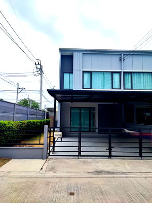 Townhouses for sale : Newly renovated house, quality project Pleno Ramintra-Chatuchak