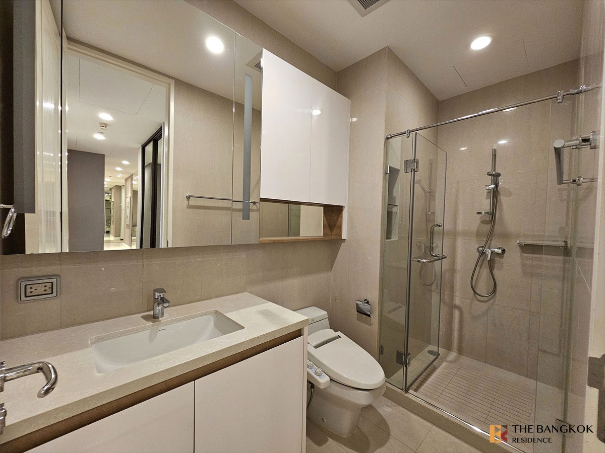 picture  Q Langsuan 💖 Well-Decorated Unit in Prime Location 💎 Near BTS Chidlom  - 10/11