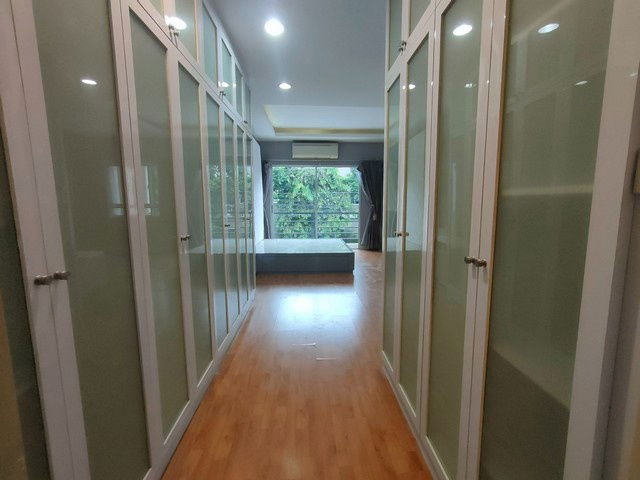 รูป ขายพร้อมผู้เช่าทาวน์โฮม 3 ชั้น ม.วิสต้า ปาร์ค พระราม 2 Built-in พร้อมอยู่ - รูปที่ 24/32