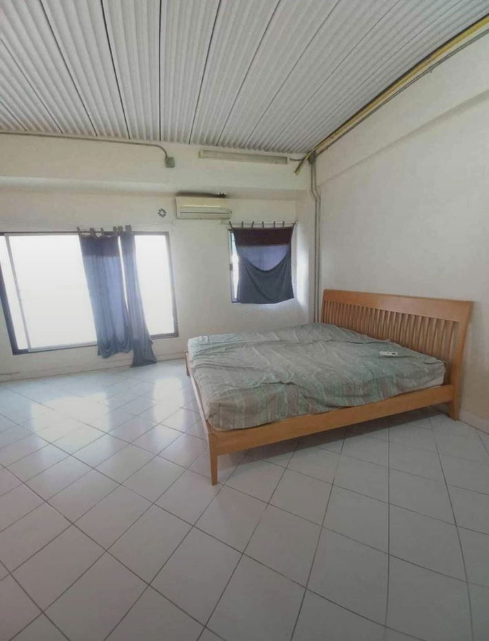รูป 🏡✨ ให้เช่า ทาวน์เฮ้าส์ 3 ชั้น “บ้านกลางเมือง” พระราม 9 ✨ ใกล้ The Nine เพียง 500 ม. 3 ห้องนอน 3 ห้องน้ำ - รูปที่ 8/15