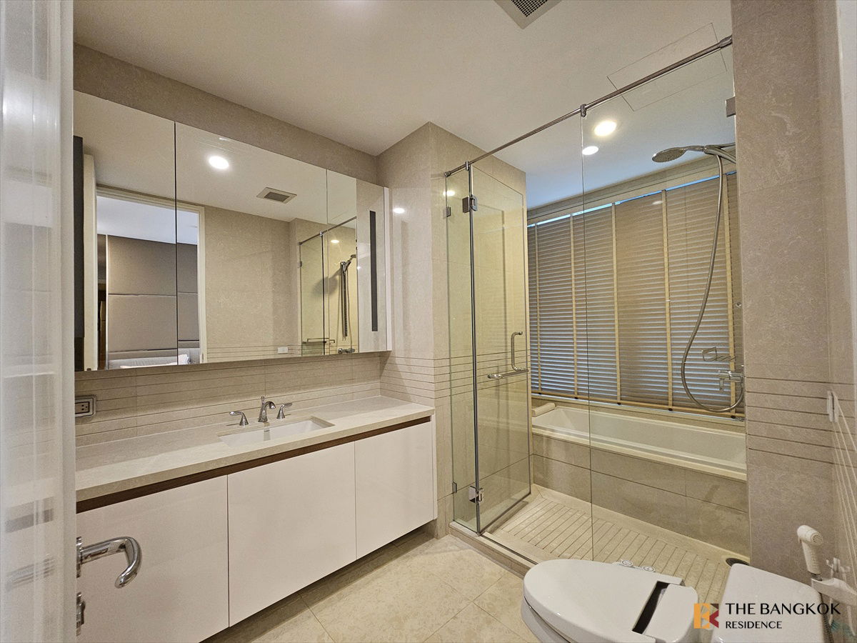 picture  Q Langsuan 💖 Well-Decorated Unit in Prime Location 💎 Near BTS Chidlom  - 11/11
